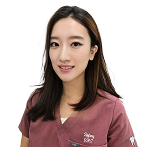 Therapist Tiffany Yue